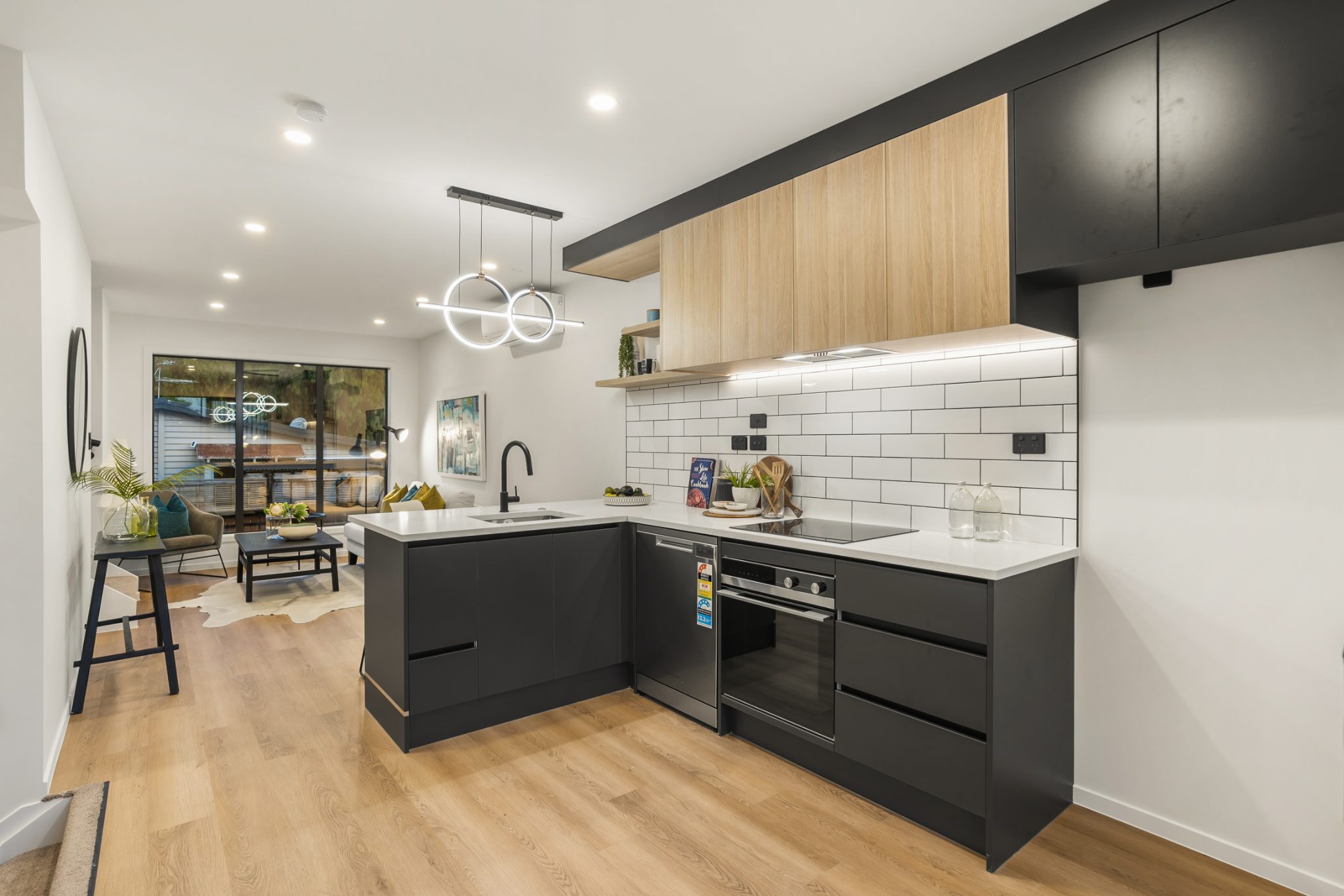 Oakley Ave - Photo 2