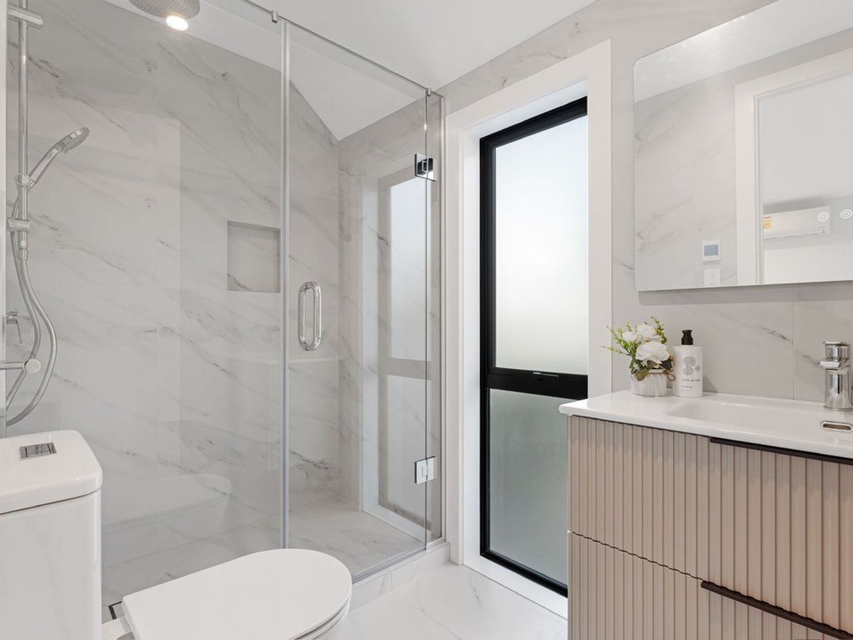 Stand Alone House - Photo 8